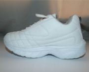 運(yùn)動(dòng)鞋